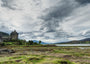 Fine Art Print des Eilean Donan Castle in Schottland mit dramatischem Wolkenhimmel