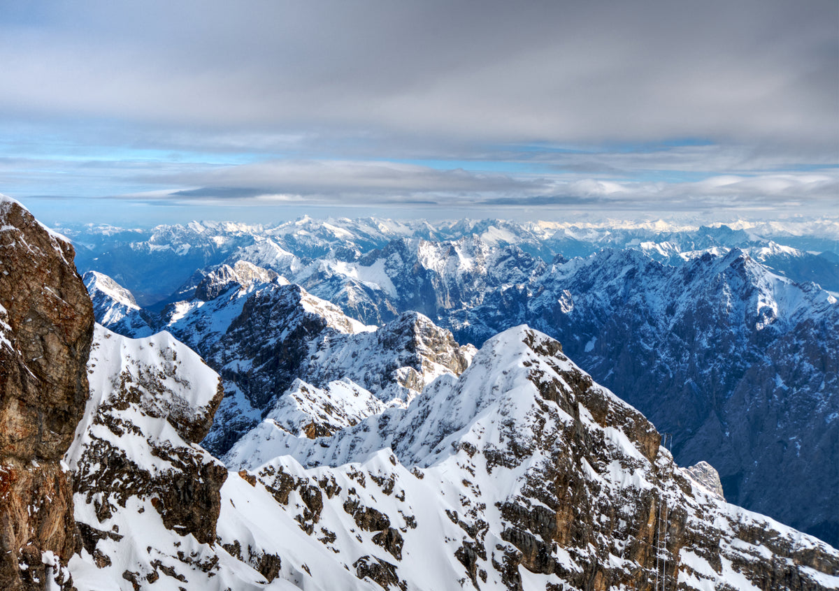 Fine Art Print mit Blick von der Zugspitze auf die Alpen, mit dramatischen Wolken